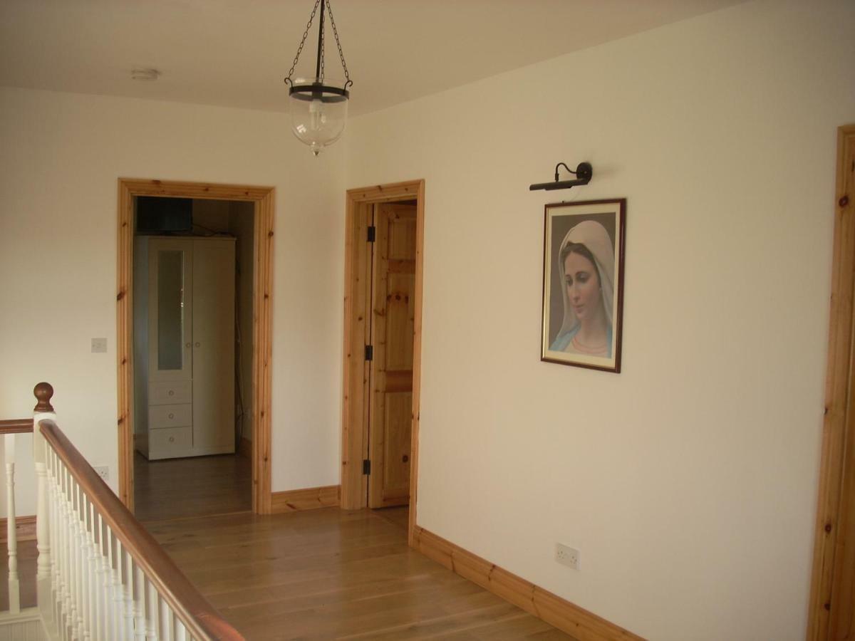 مبيت وإفطار نوك Golden Rose House المظهر الخارجي الصورة